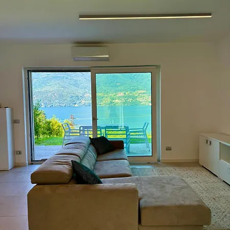 Bluelow Lakeview House * Dervio