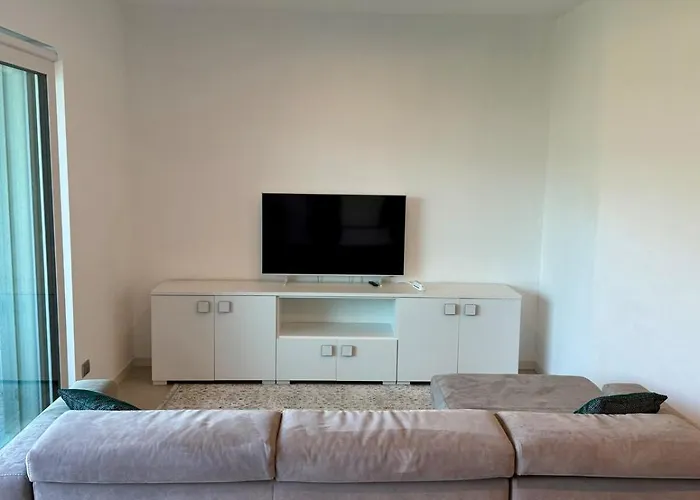 Bluelow Lakeview House Дервио