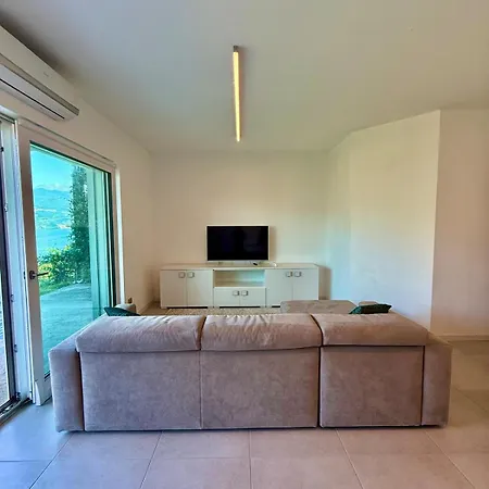 Bluelow Lakeview House *