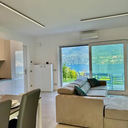 Bluelow Lakeview House דירה דרביו