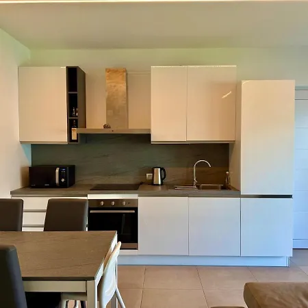 Bluelow Lakeview House דירה *