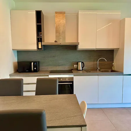 Bluelow Lakeview House Apartament