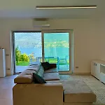 Bluelow Lakeview House * デルヴィオ